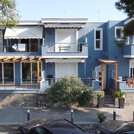 Isalos Suites Néa Péramos Exteriér fotografie