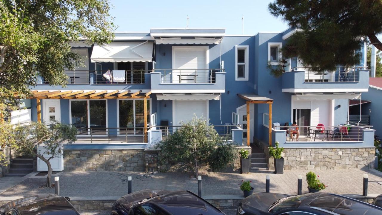 Isalos Suites Néa Péramos Exteriér fotografie