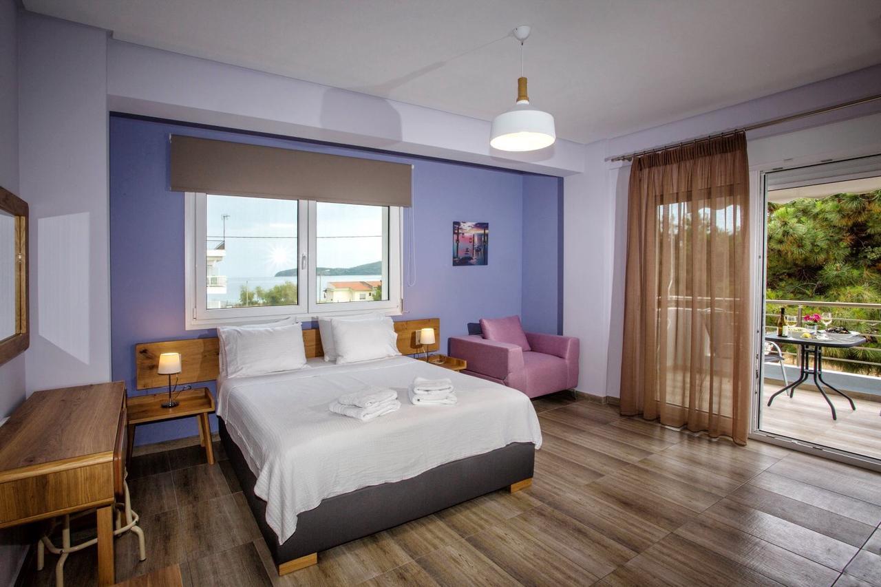 Isalos Suites Néa Péramos Exteriér fotografie