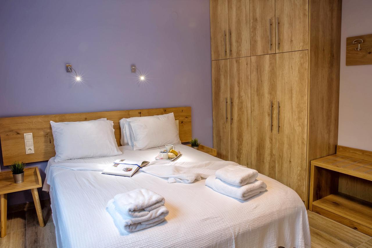 Isalos Suites Néa Péramos Exteriér fotografie