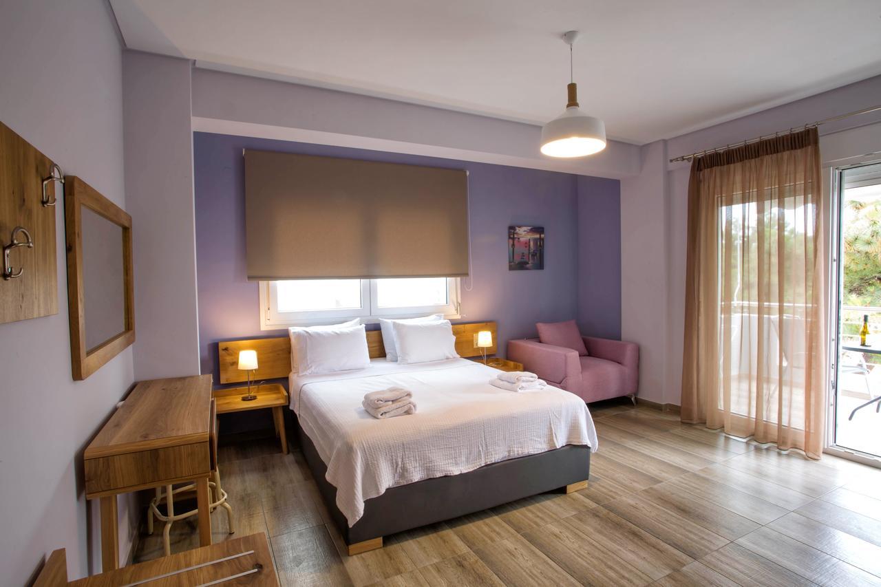 Isalos Suites Néa Péramos Exteriér fotografie