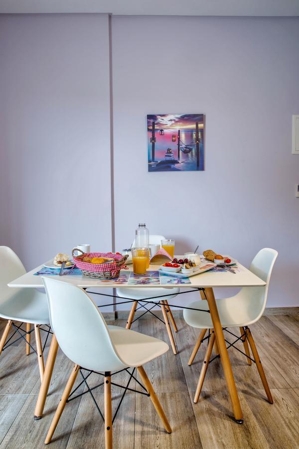 Isalos Suites Néa Péramos Exteriér fotografie