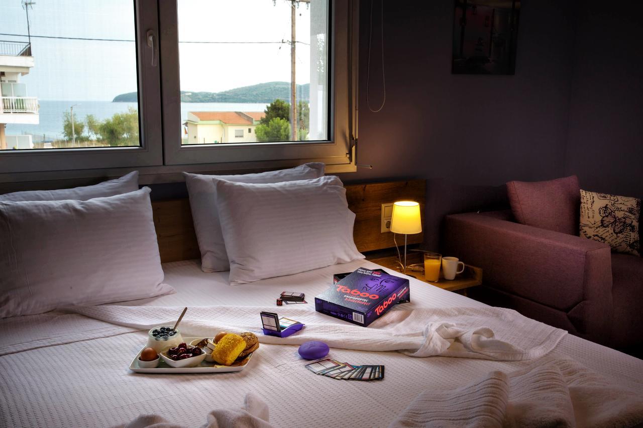 Isalos Suites Néa Péramos Exteriér fotografie